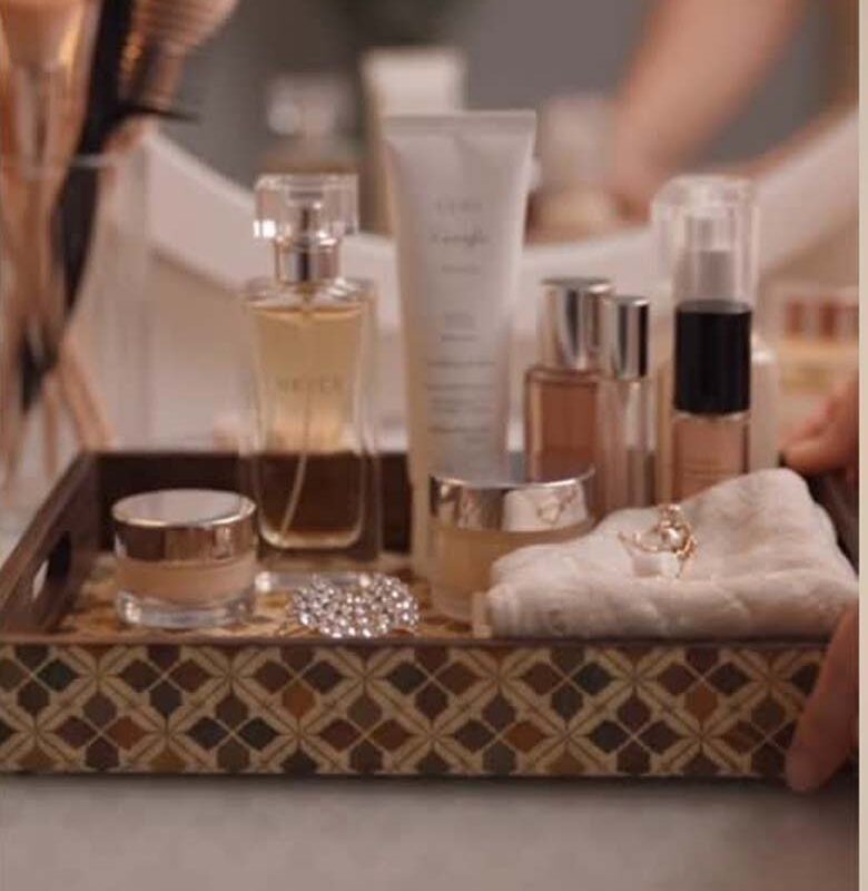 Gloss wooden trays