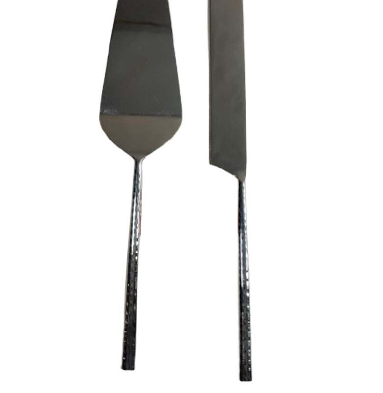 Cake cutter and knife
